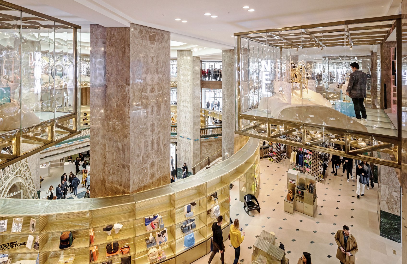Galeries Lafayette Champs Elysées por BIG. Fotografía por Salem Mostefaoui.