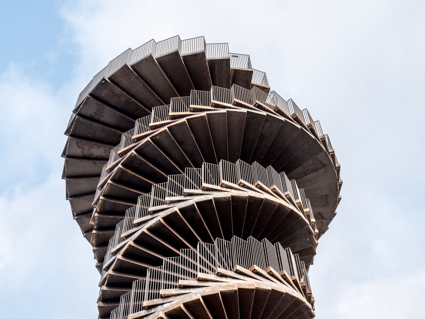 A double-helix viewing tower to rediscover Wadden Sea National