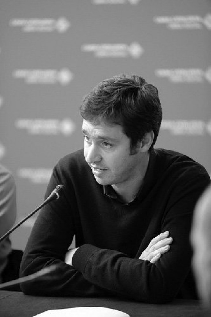 Enrique Walker.