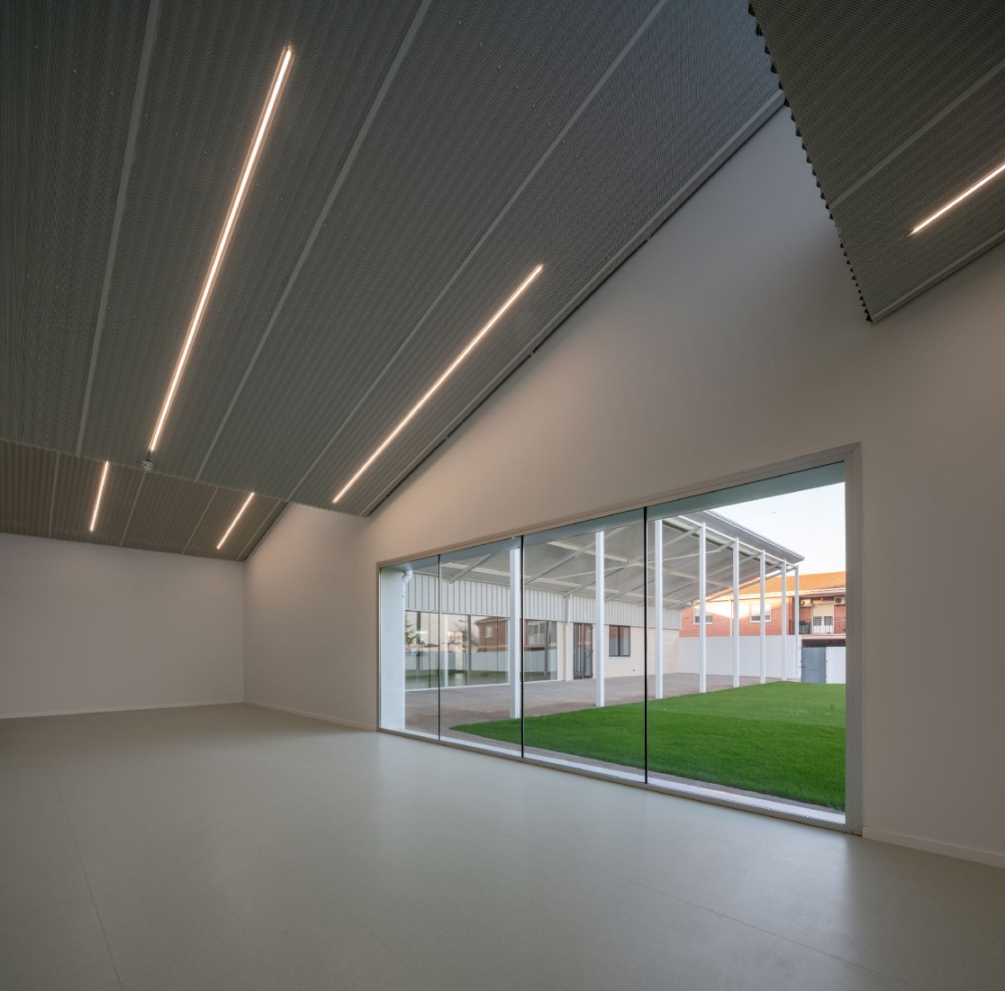 Sports Pavilion by Blasco Esparza Arquitectos. Photograph by Pedro Pegenaute