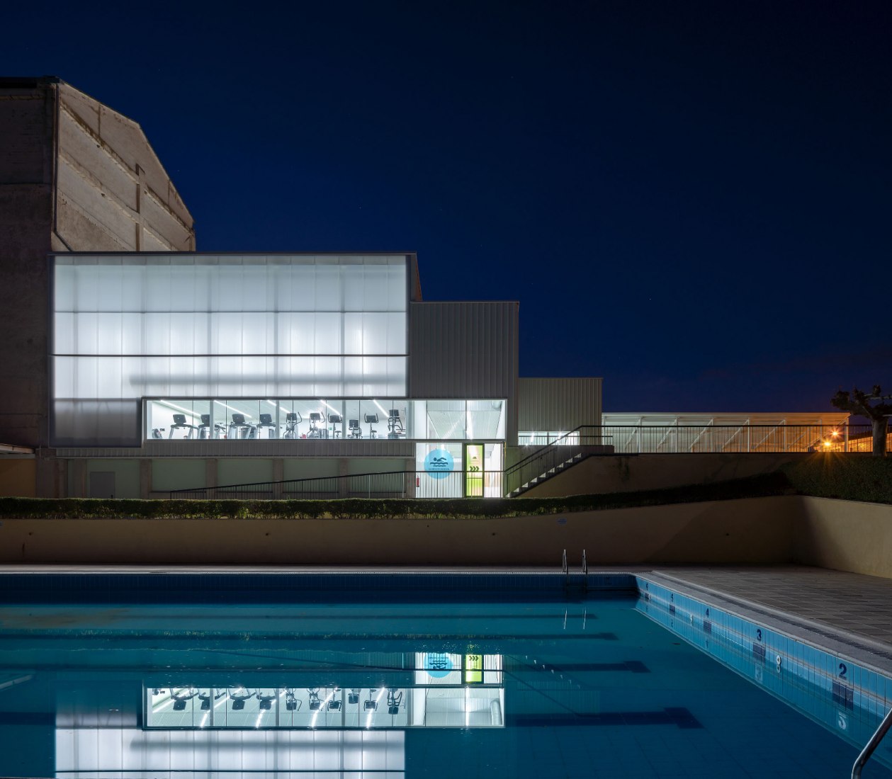 Sports Pavilion by Blasco Esparza Arquitectos. Photograph by Pedro Pegenaute
