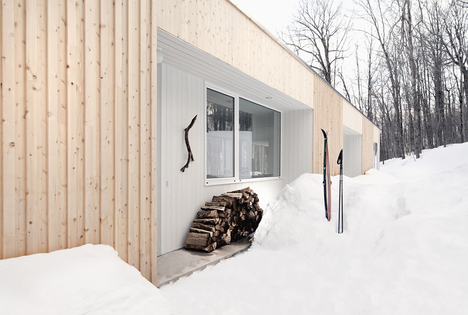 Vista exterior. La Casa de las Colinas Azules por La SHED Architecture. Fotografía © Maxime Brouillet. 