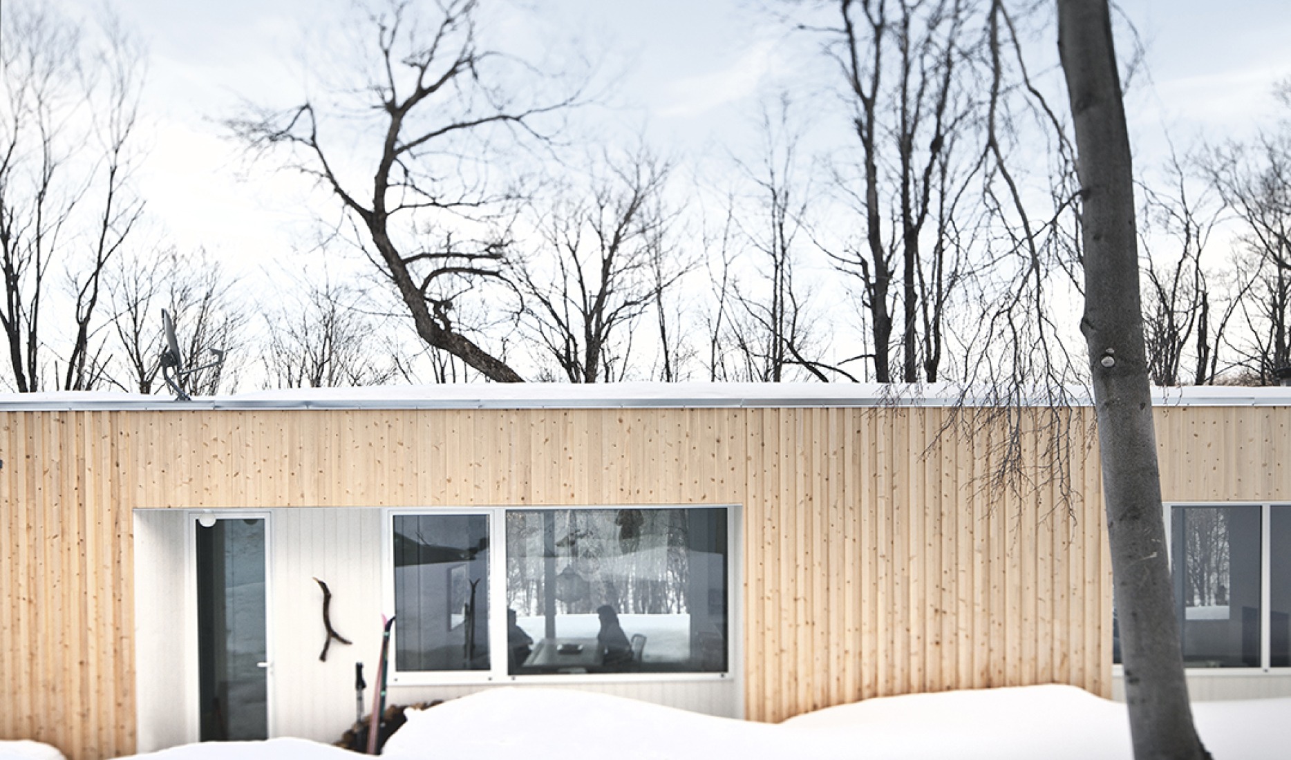 Vista exterior. La Casa de las Colinas Azules por La SHED Architecture. Fotografía © Maxime Brouillet. 