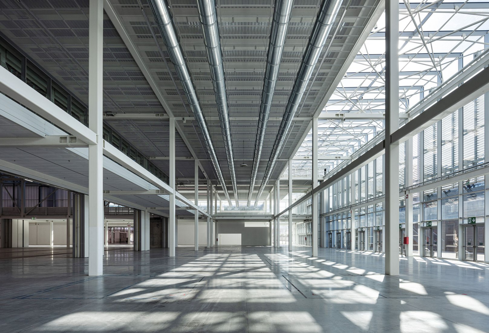 Nuevos pabellones para Bologna Fiere por Di Gregorio Associati. Fotografía por HG Esch