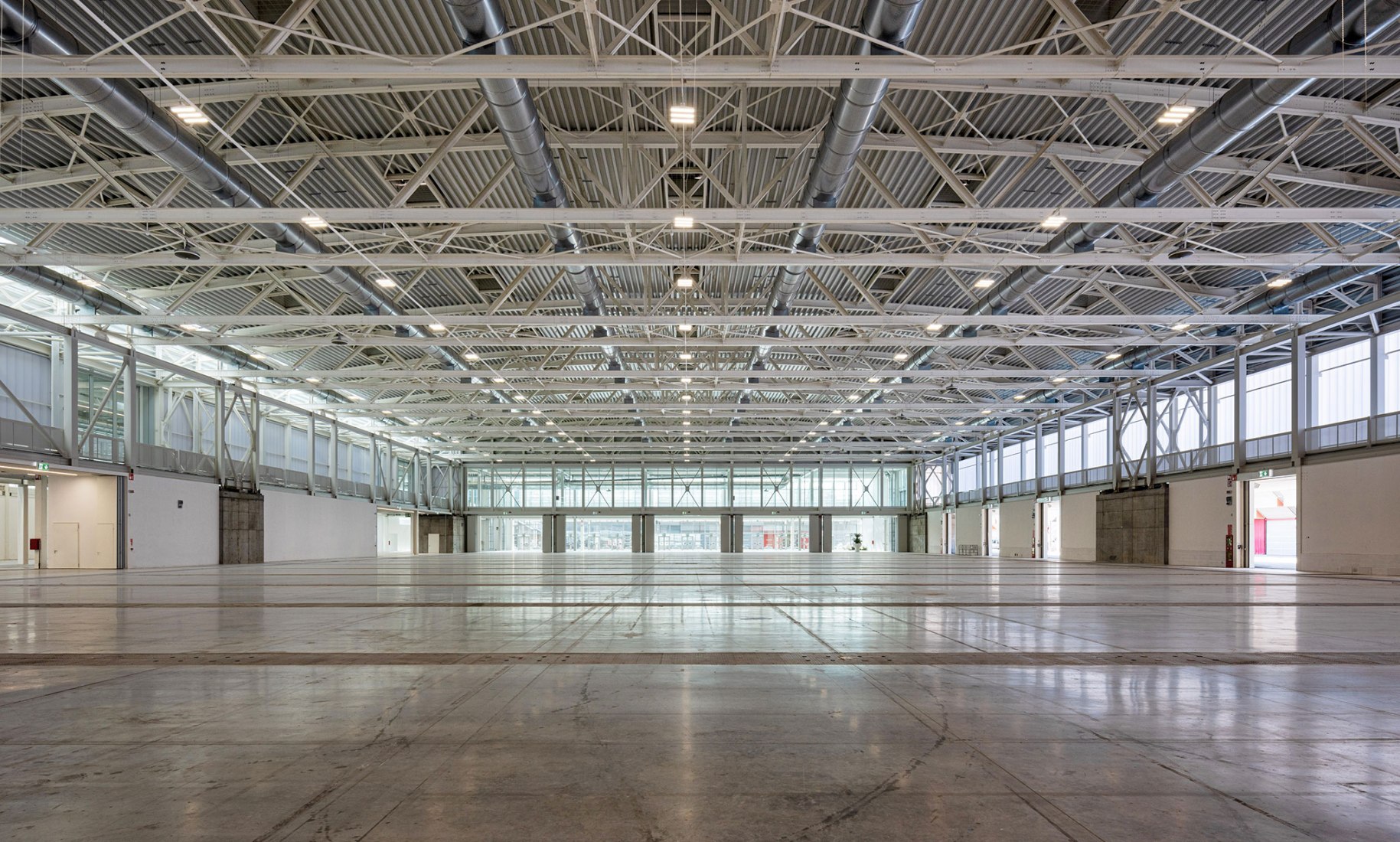 Nuevos pabellones para Bologna Fiere por Di Gregorio Associati. Fotografía por HG Esch