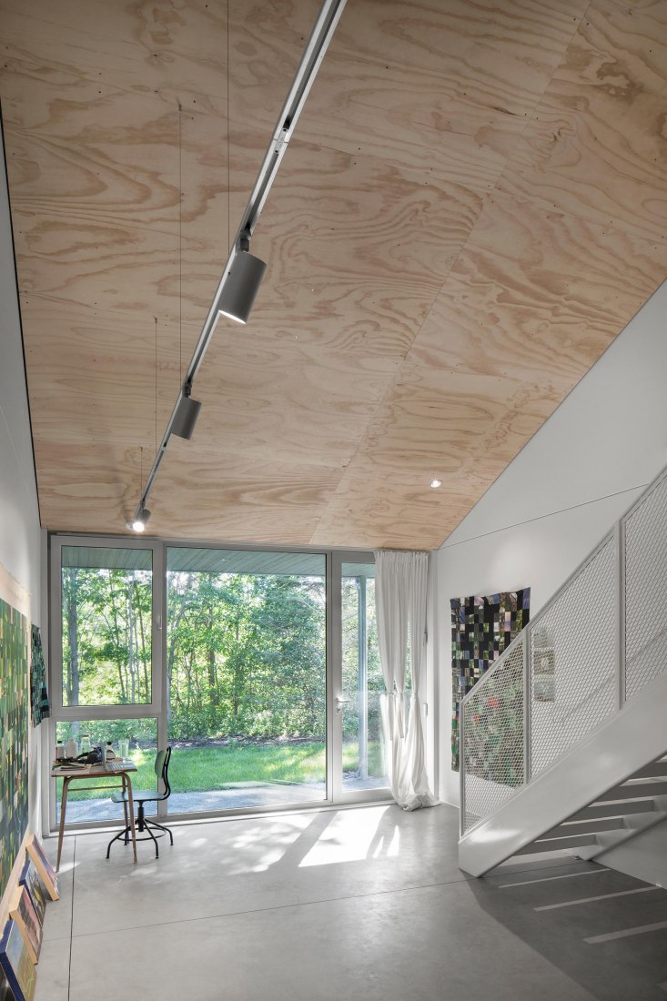 Center Est-Nord-Est by Bourgeois / Lechasseur architectes. Photograph by Adrien Williams