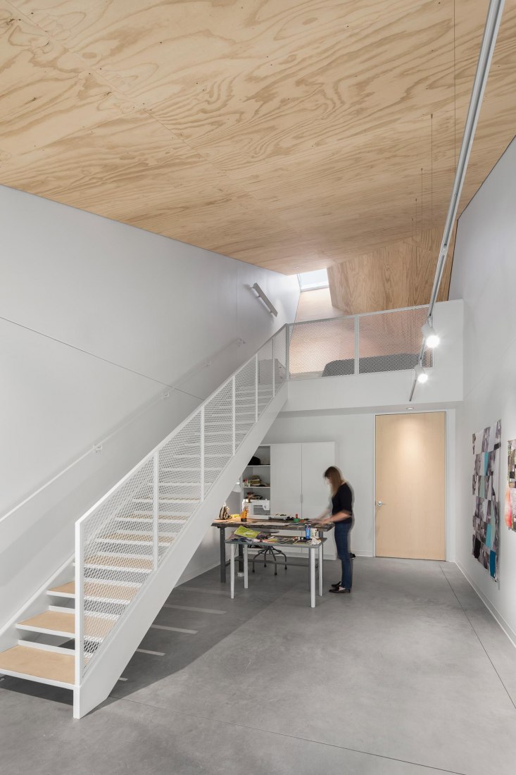 Center Est-Nord-Est by Bourgeois / Lechasseur architectes. Photograph by Adrien Williams