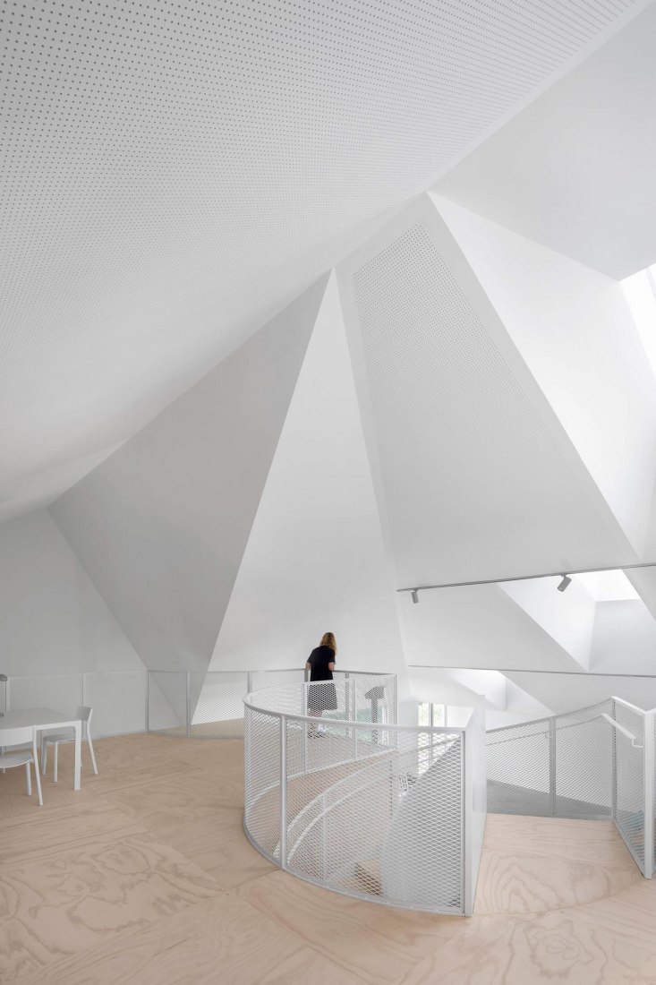 Center Est-Nord-Est by Bourgeois / Lechasseur architectes. Photograph by Adrien Williams