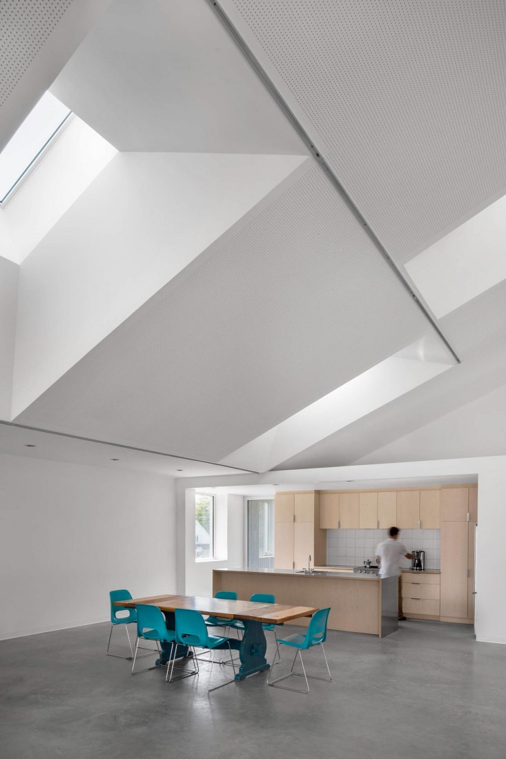 Center Est-Nord-Est by Bourgeois / Lechasseur architectes. Photograph by Adrien Williams