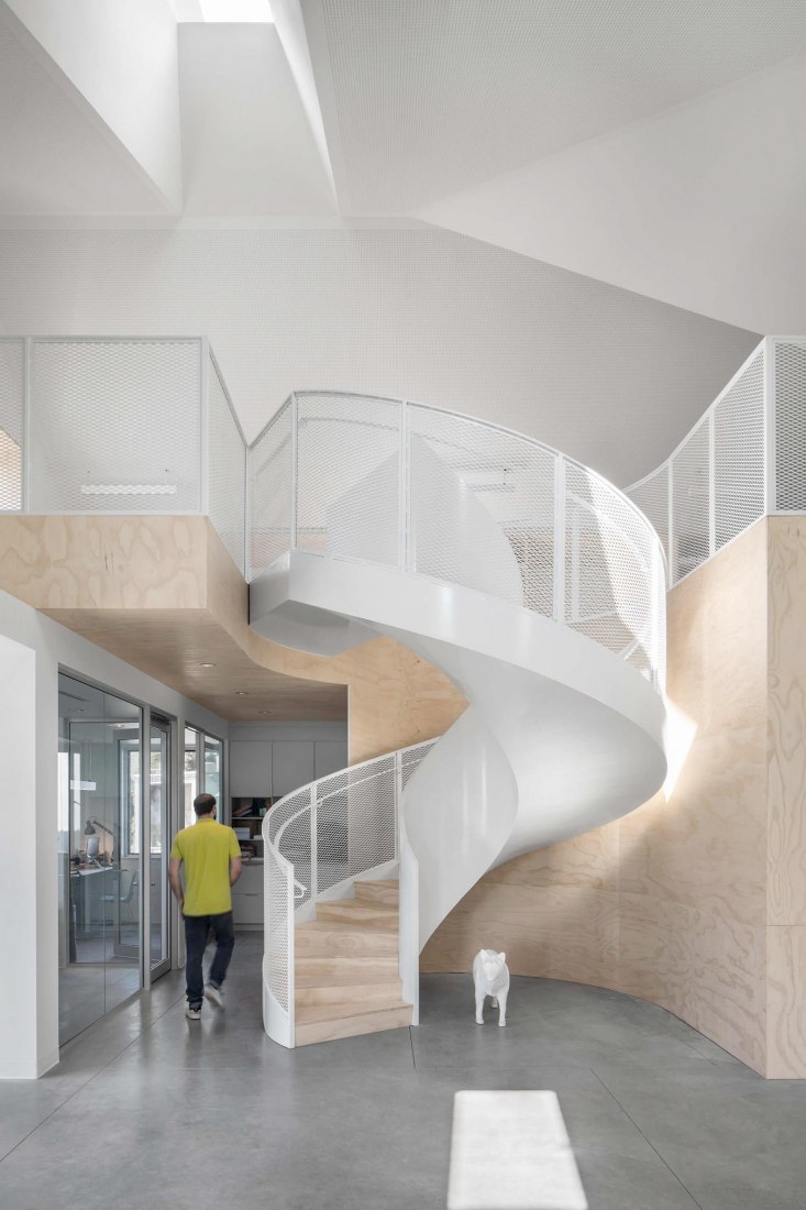 Center Est-Nord-Est by Bourgeois / Lechasseur architectes. Photograph by Adrien Williams