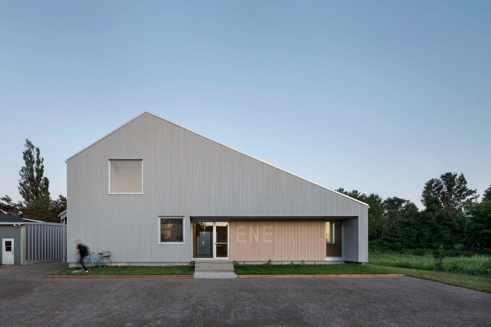 Center Est-Nord-Est by Bourgeois / Lechasseur architectes. Photograph by Adrien Williams