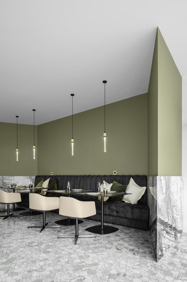 kOi restaurant by box: arquitectos. Photograph by Ivo Tavares Studio