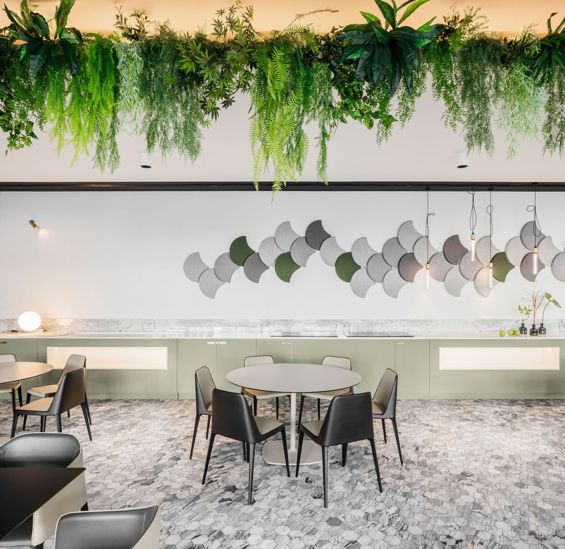 kOi restaurant by box: arquitectos. Photograph by Ivo Tavares Studio