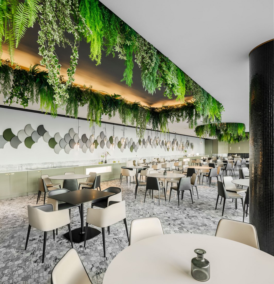 kOi restaurant by box: arquitectos. Photograph by Ivo Tavares Studio