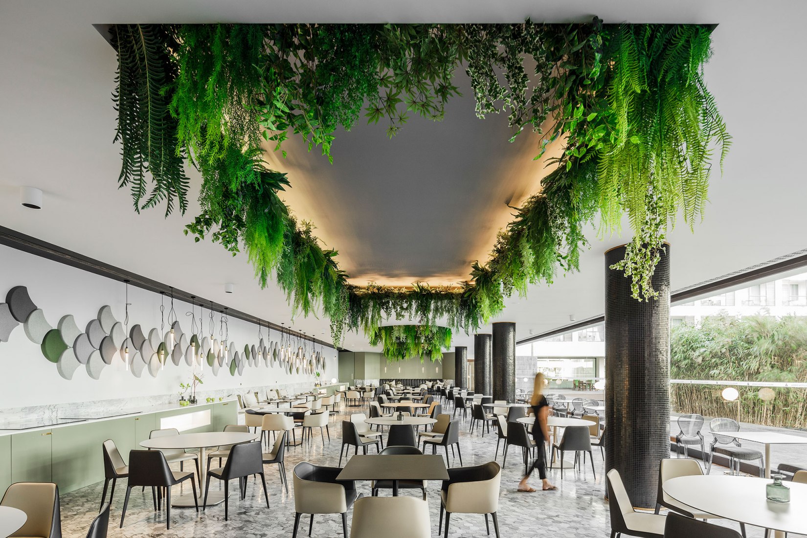 kOi restaurant by box: arquitectos. Photograph by Ivo Tavares Studio