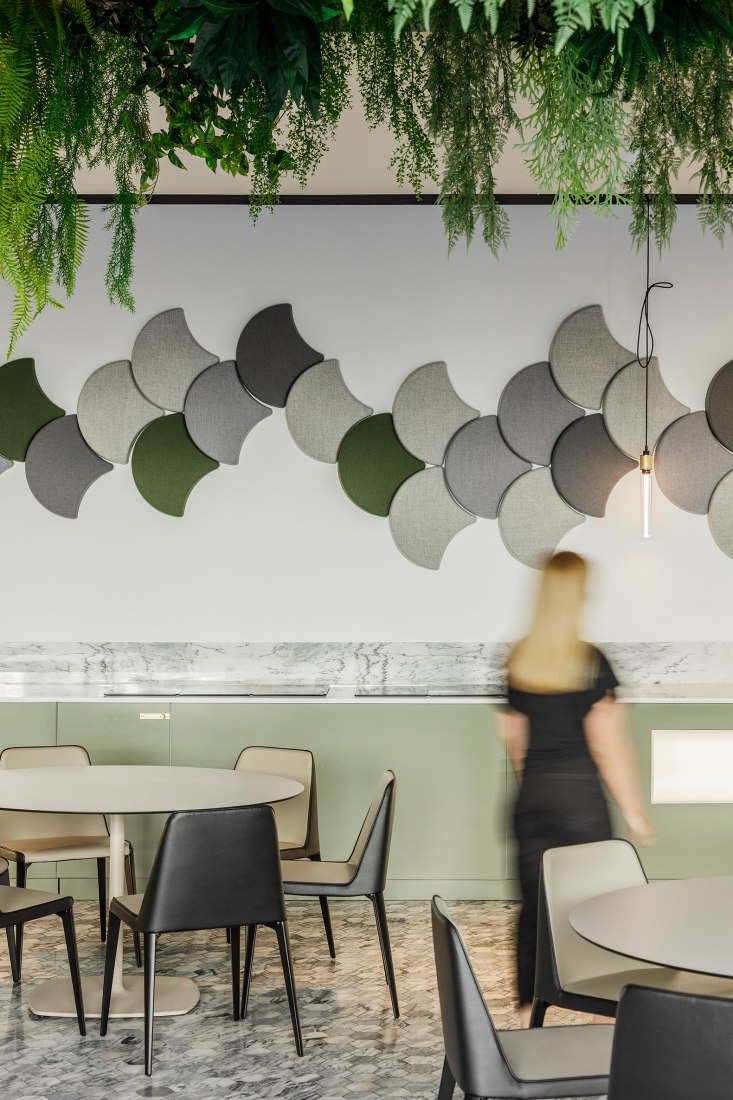 kOi restaurant by box: arquitectos. Photograph by Ivo Tavares Studio