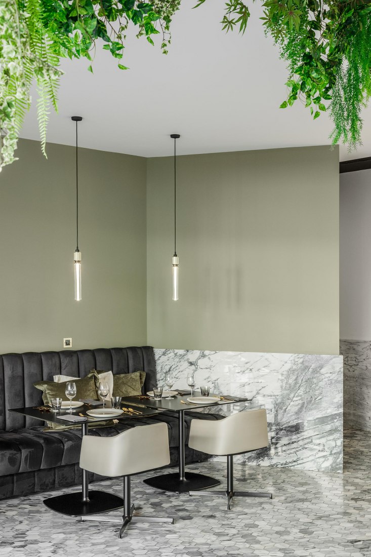 kOi restaurant by box: arquitectos. Photograph by Ivo Tavares Studio