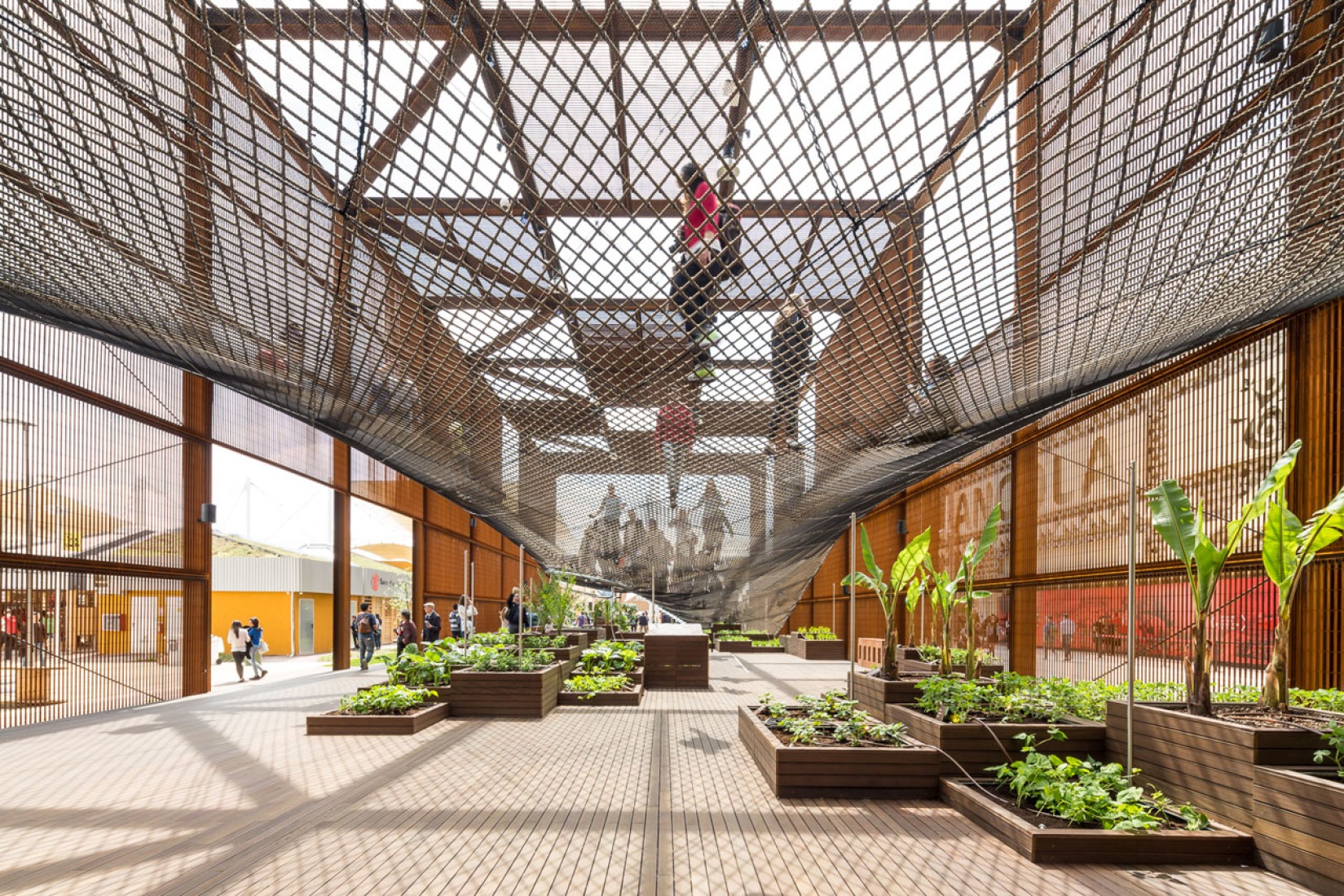 Brazilian Pavilion at Expo de Milano 2015 by Studio Arthur Casas + Atelier Marko Brajovic. Photograph © Raphael Azevedo. 