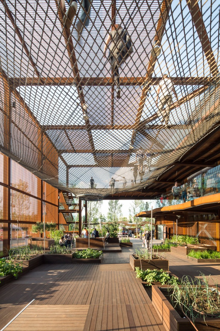 Brazilian Pavilion at Expo Milano 2015 by Studio Arthur Casas + Atelier Marko Brajovic. Photograph © Filippo Poli.