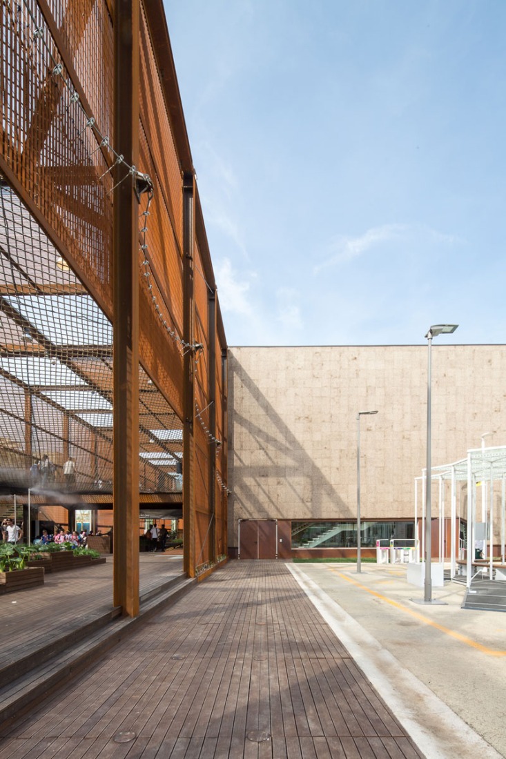 Brazilian Pavilion at Expo Milano 2015 by Studio Arthur Casas + Atelier Marko Brajovic. Photograph © Filippo Poli.