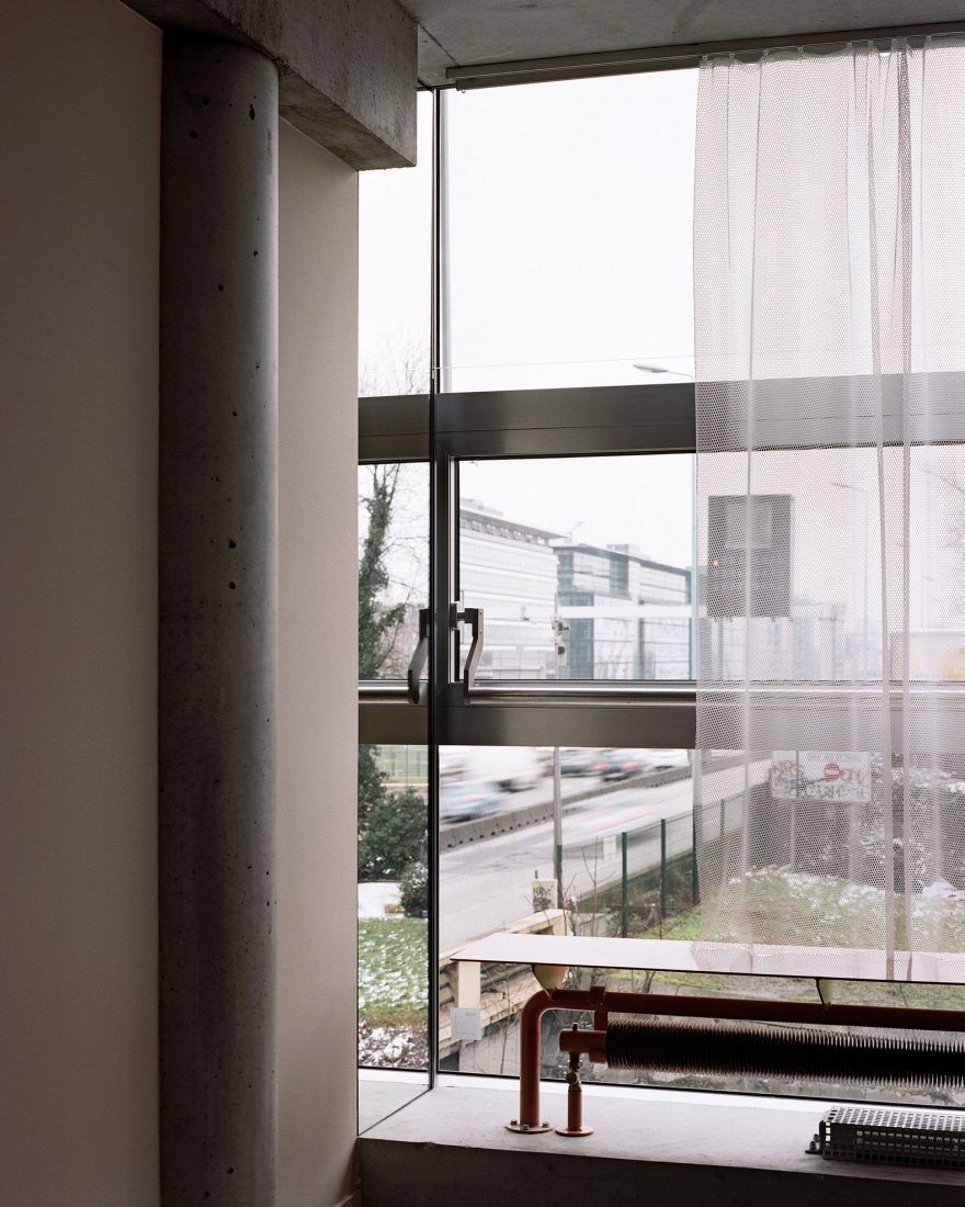 Residencia para investigadores "Maison Julie-Victoire Daubié" por BRUTHER. Fotografía por Julien Hourcade.