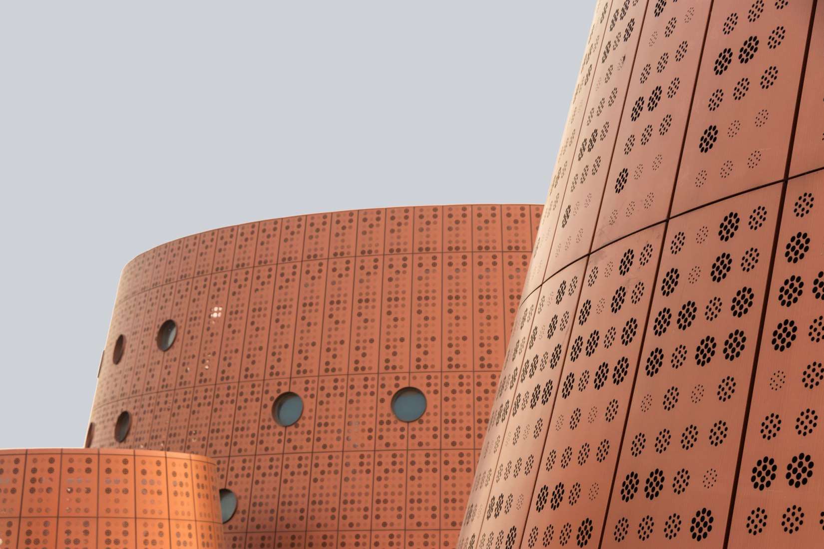 Tianjin Binhai Exploratorium by Bernard Tschumi Architects. Photograph by Kris Provoost