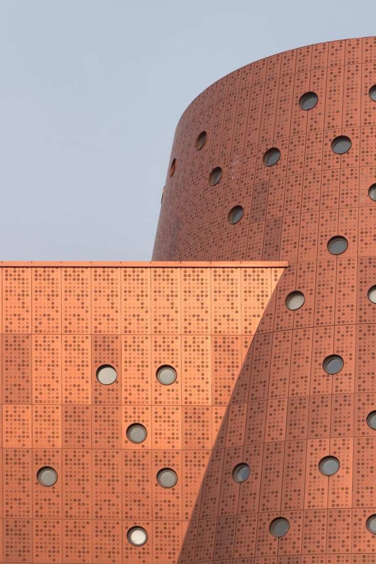Tianjin Binhai Exploratorium by Bernard Tschumi Architects. Photograph by Kris Provoost