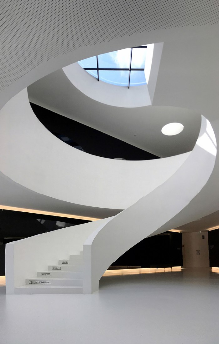 CAA – Centro de las Artes de Agueda por AND-RÉ. Fotografía por Fernando Guerra. FG+SG