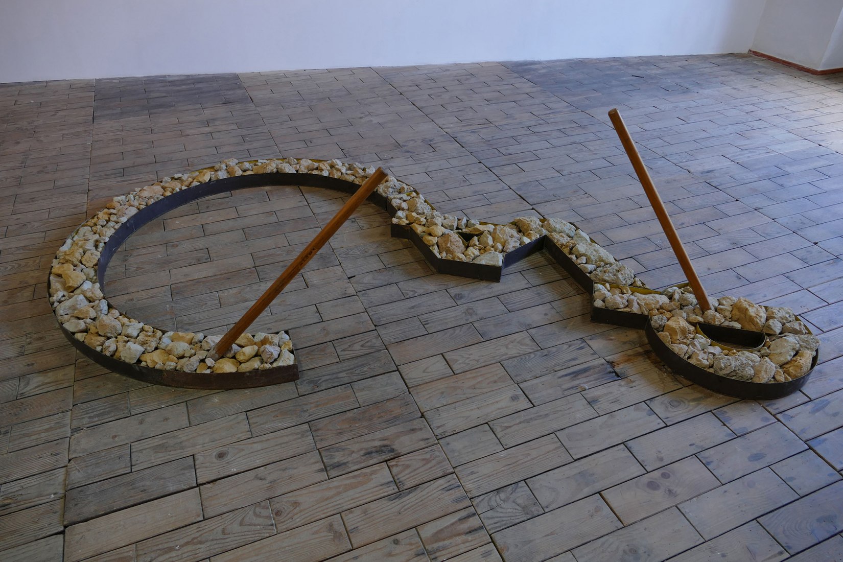 Joint exhibition of Bombon Projects, NoguerasBlanchard and Joan Prats Gallery in Fonteta. Image courtesy of Bombon Projects, NoguerasBlanchard and Galería Joan Prat