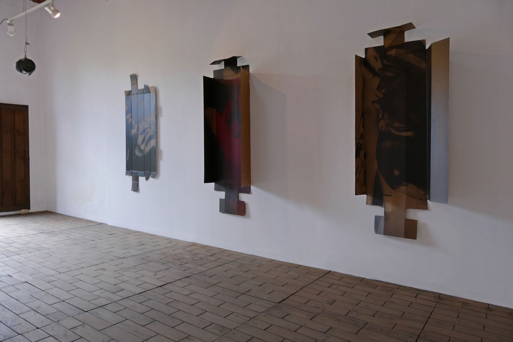 Joint exhibition of Bombon Projects, NoguerasBlanchard and Joan Prats Gallery in Fonteta. Image courtesy of Bombon Projects, NoguerasBlanchard and Galería Joan Prat