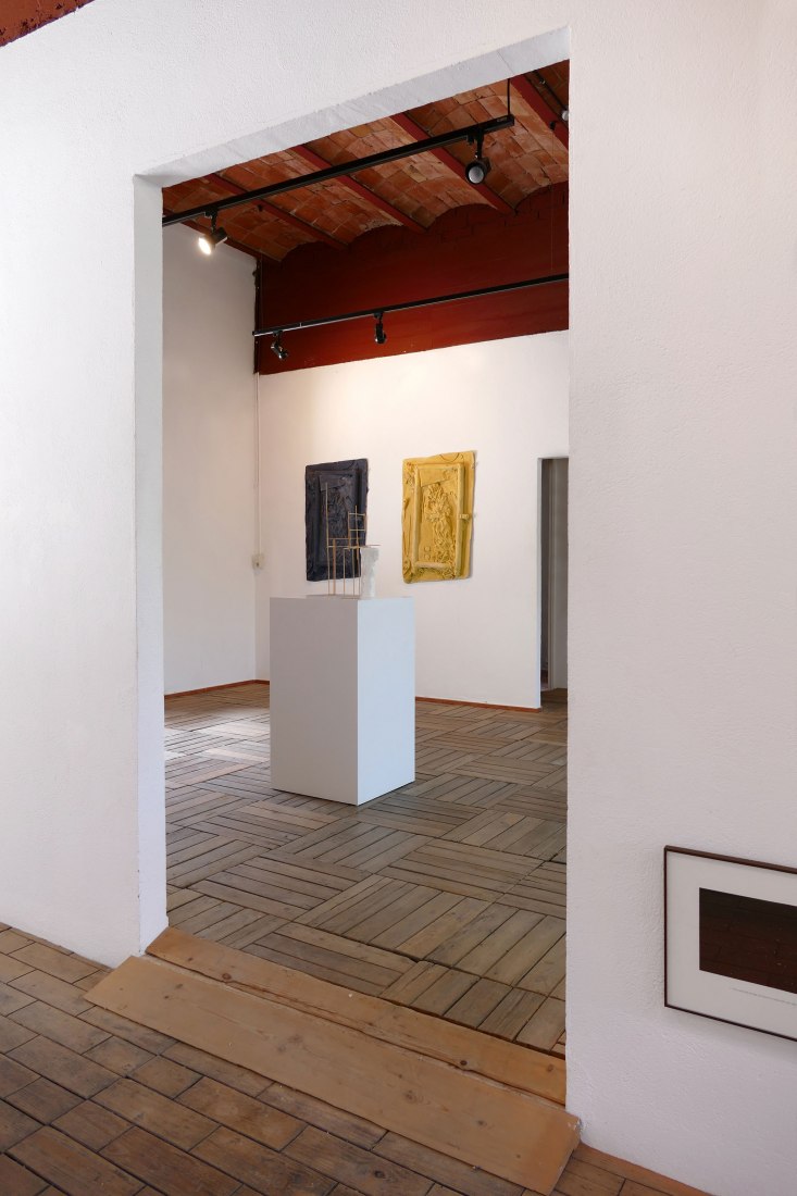 Joint exhibition of Bombon Projects, NoguerasBlanchard and Joan Prats Gallery in Fonteta. Image courtesy of Bombon Projects, NoguerasBlanchard and Galería Joan Prat