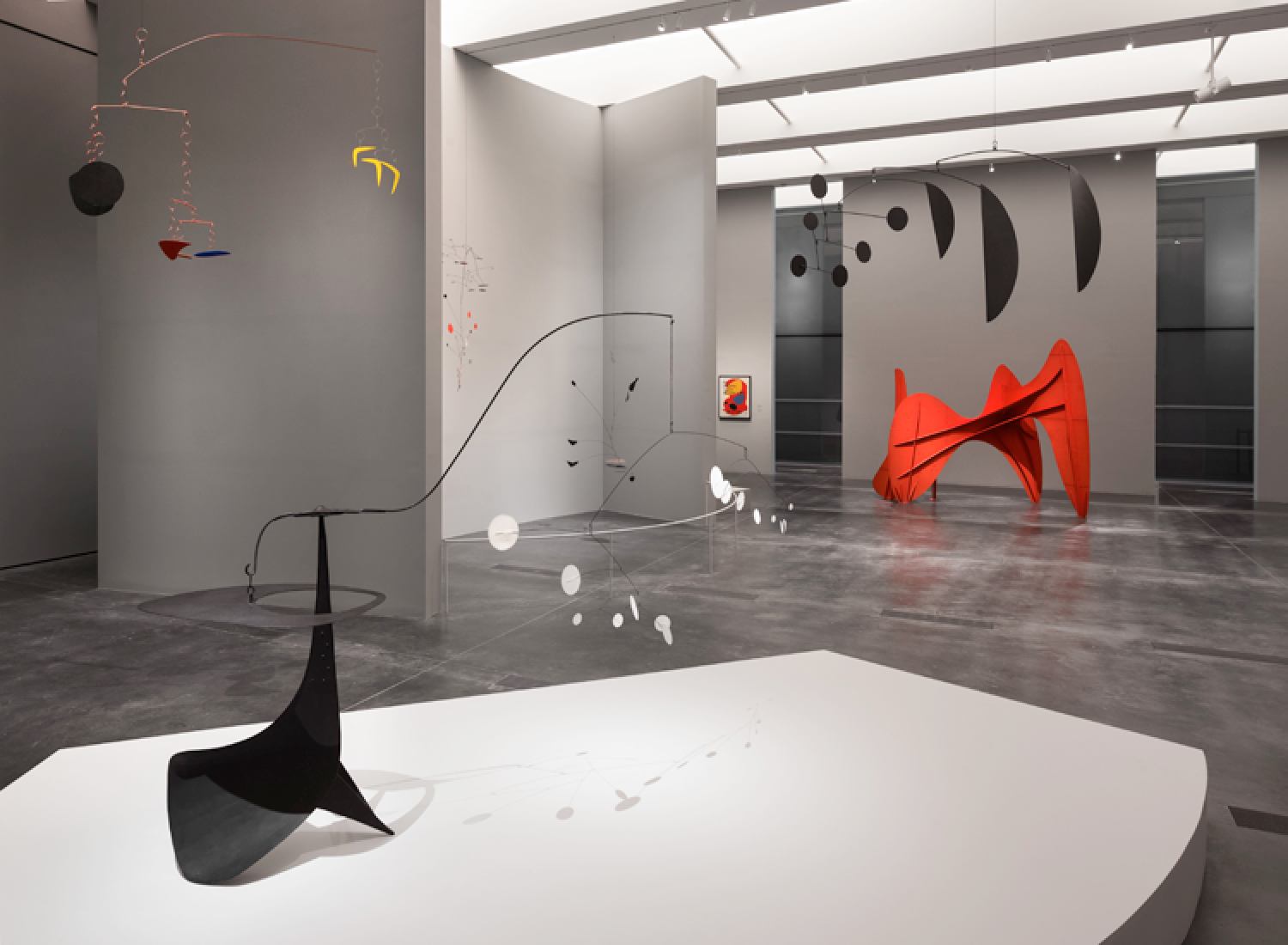 Imagen de la exposición: "Calder and Abstraction: From Avant-Garde to Iconic". Los Angeles County Museum of Art, 24 de noviembre de 2013 a 27 de julio de 2014 © Calder Foundation, Nueva York, Artists Rights Society (ARS), NY. Fotografía © Fredrik Nilsen