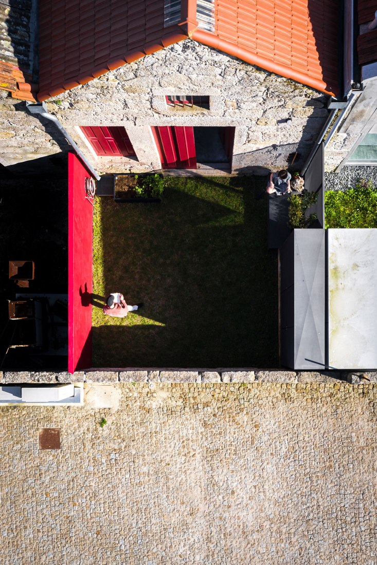 Miraflor house by Camilo Rebelo. Photograph by Nuno Pinto.