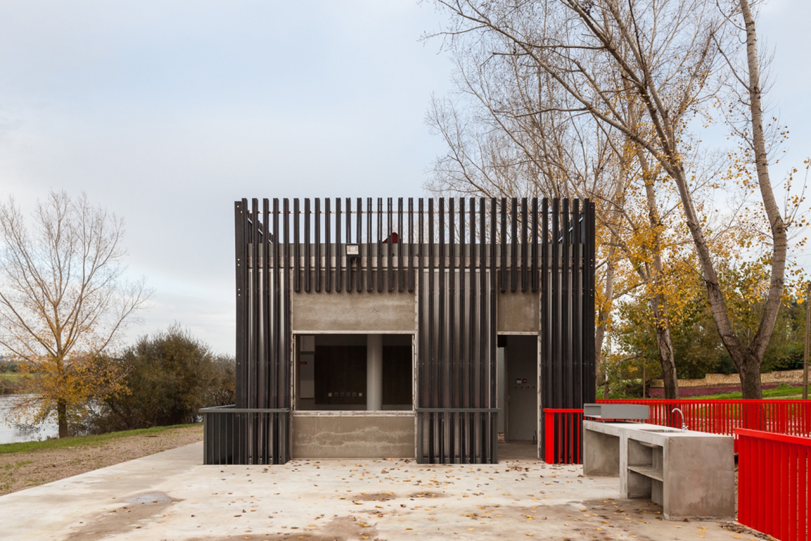 Alvega Canoeing Center by ateliermob. Photography © Francisco Noguera. 