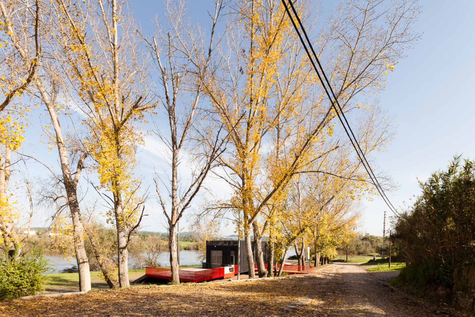 Surrounding area. Alvega Canoeing Center by ateliermob. Photography © Francisco Noguera.