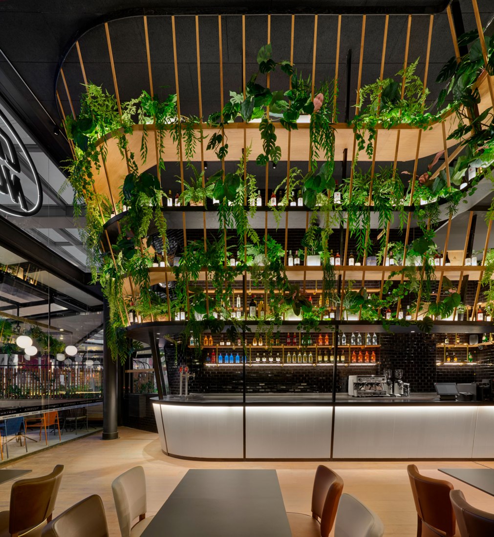 Restaurant Crep Nova by Carlos Martínez Interiors. Photograph by Eugeni Pons.