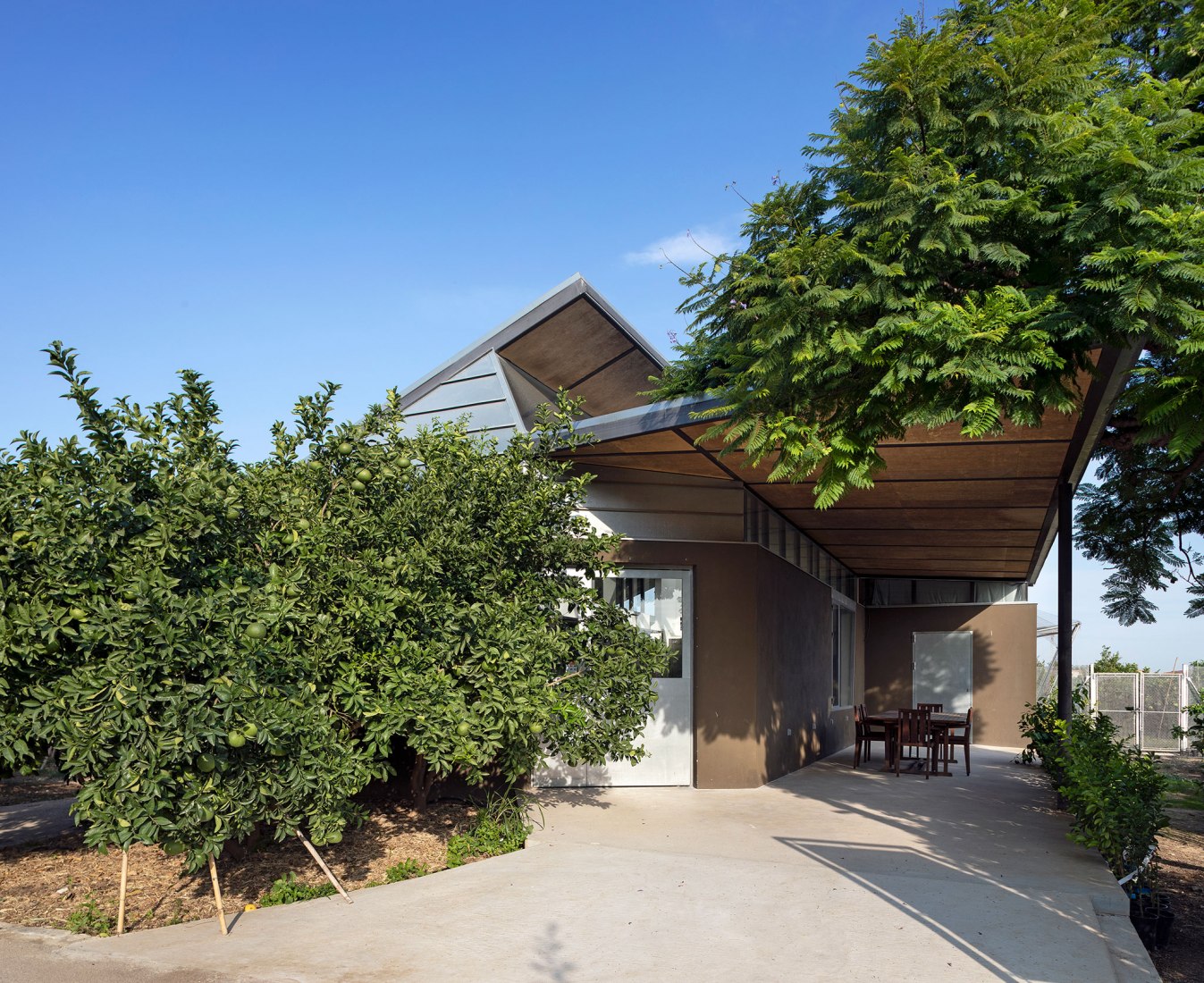 Bartolí Lab by Carlos Salazar Arquitectos. Photograph by Diego Opazo 