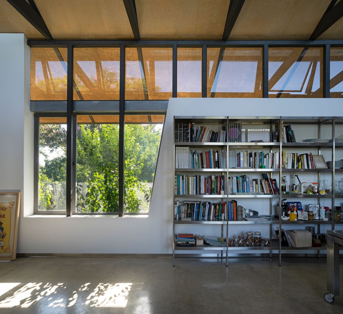 Bartolí Lab by Carlos Salazar Arquitectos. Photograph by Diego Opazo 