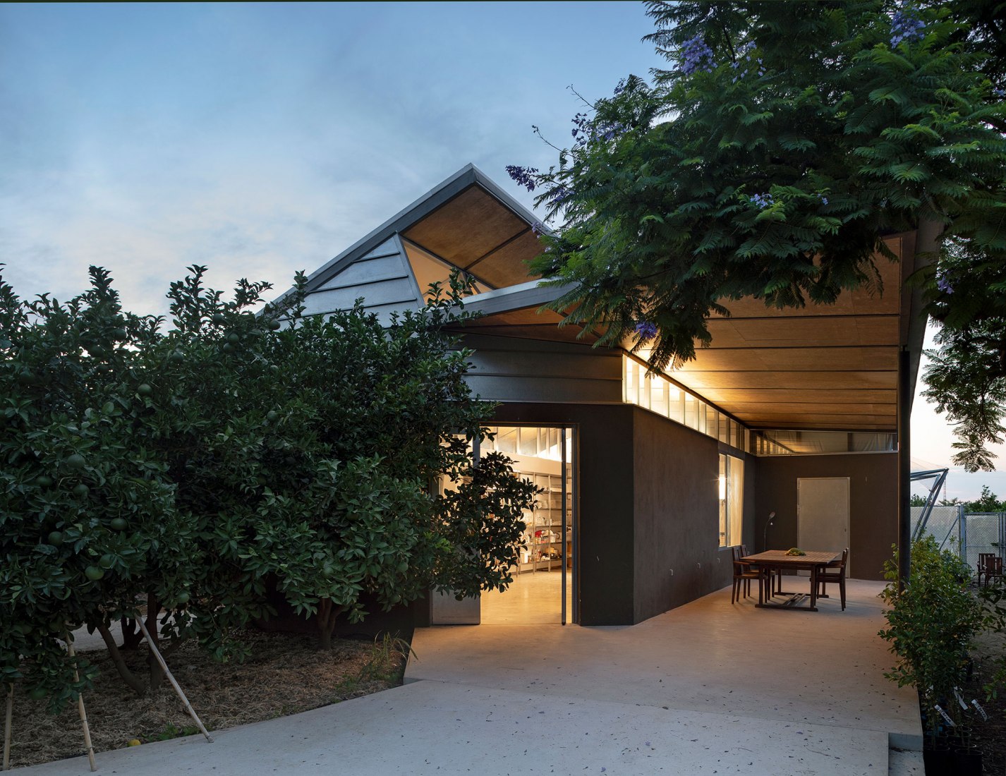 Bartolí Lab by Carlos Salazar Arquitectos. Photograph by Diego Opazo 