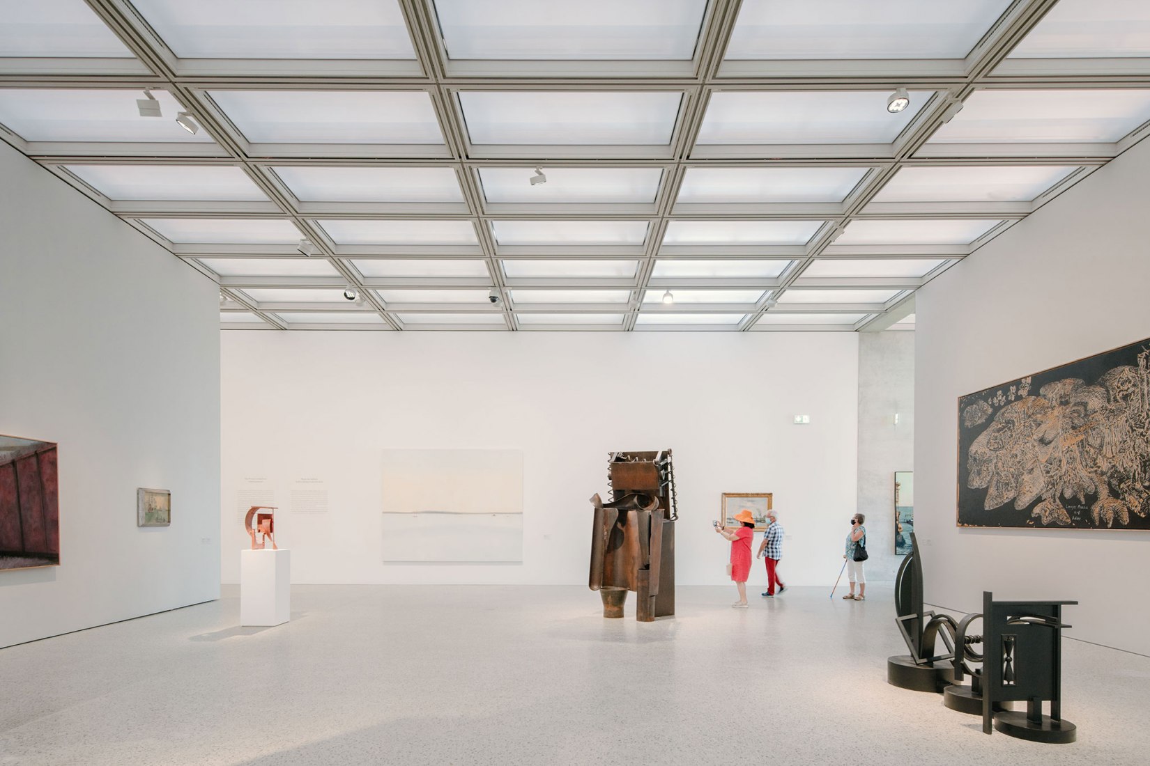 Museo Würth 2, sala de exposiciones con ambiente diurno. Carmen Würth Forum in Künzelsau is completed by David Chipperﬁeld. Photograph by Simon Menges