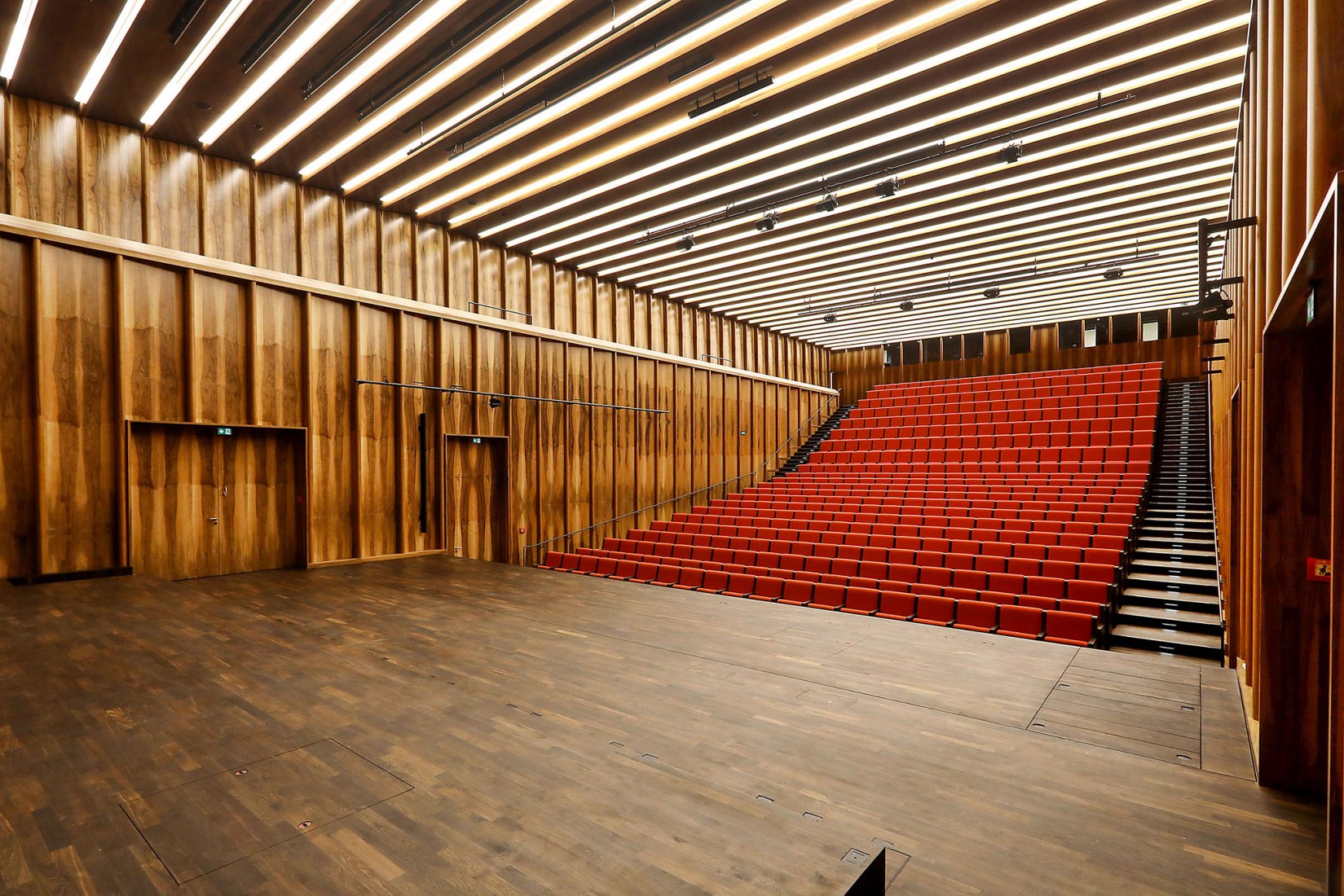 Sala de música de cámara. Carmen Würth Forum in Künzelsau is completed by David Chipperﬁeld. Photograph by Ufuk Arslanﬁeld. Photograph by Ufuk Arslan