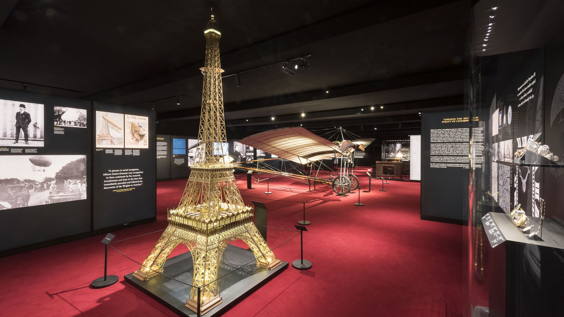 Imagen de sala de la exposición "Cartier in Motion" por Norman Foster. Fotografía © Nigel Young. Imagen cortesía de Foster + Partners