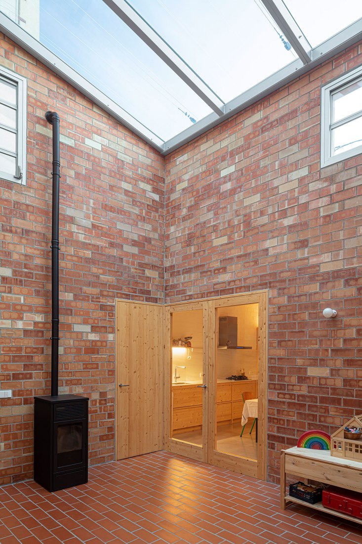 CB House by Alventosa Morell Arquitectes. Photograph by Adrià Goula.