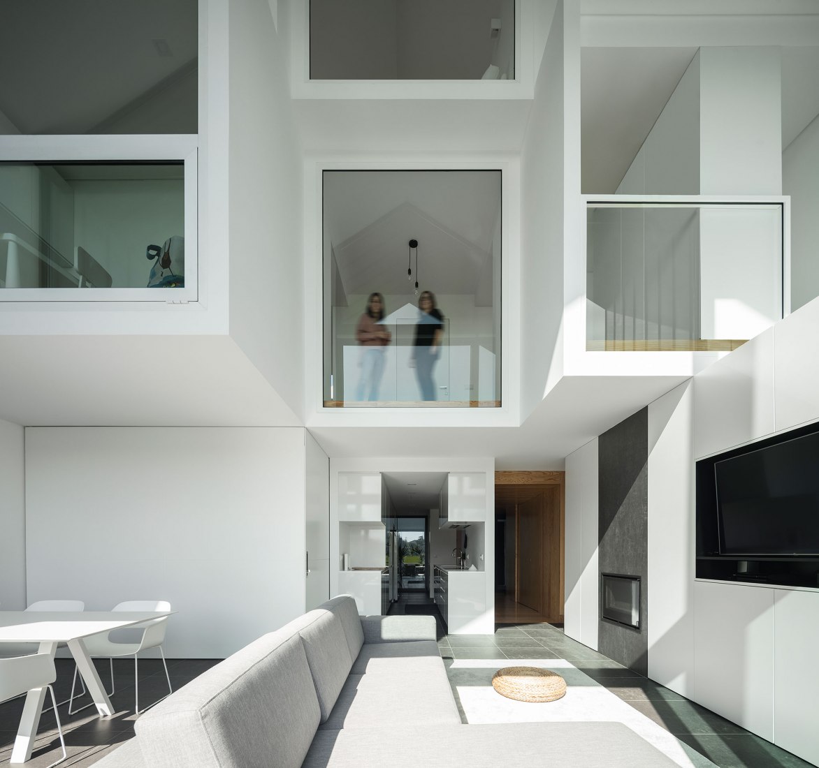 Arch House by FRARI - architecture network. Photograph by Ivo Tavares Studio.
