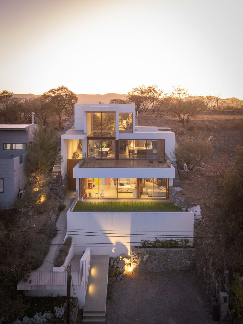 Casa en la Piedra por Christian Schlatter. Fotografía por Gonzalo Viramonte.