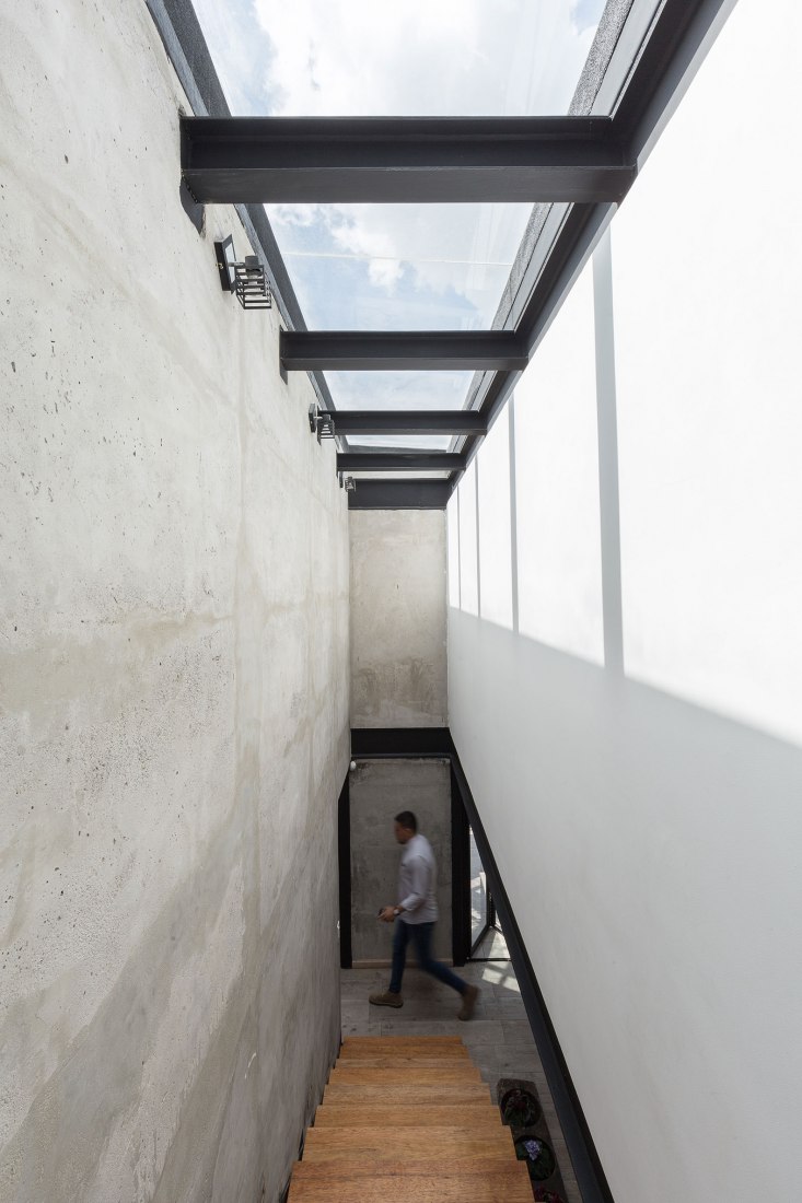 Interior view. Horizontal House by Juan Tohme. Photograph © Jag Studio: Juan Alberto Andrade + Cuqui Rodríguez