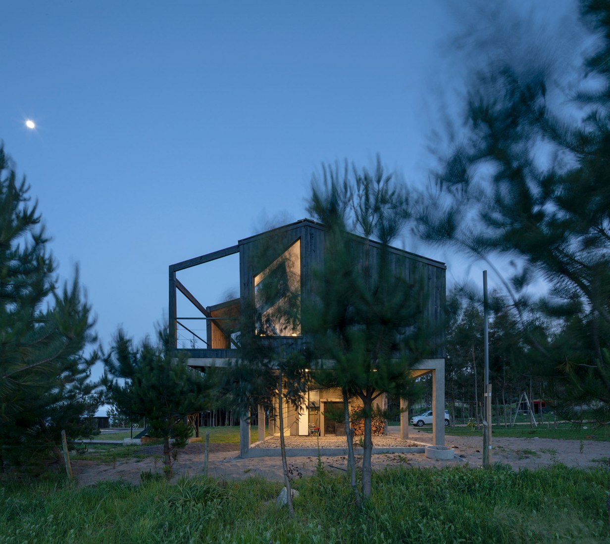 The Black House by Fabiola Pineda and Luciano Riquelme, RR&PZ. Photograph by Gustavo Burgos 