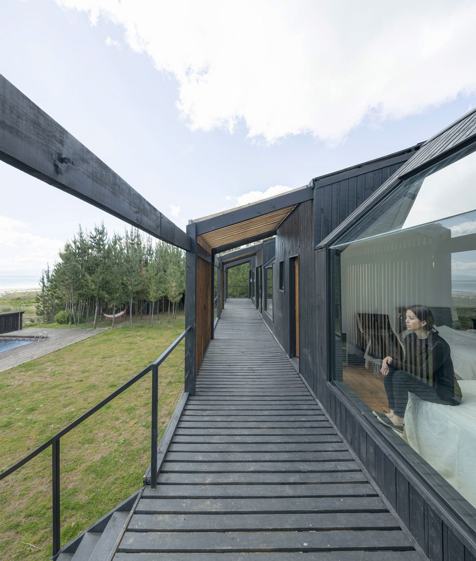 The Black House by Fabiola Pineda and Luciano Riquelme, RR&PZ. Photograph by Gustavo Burgos 
