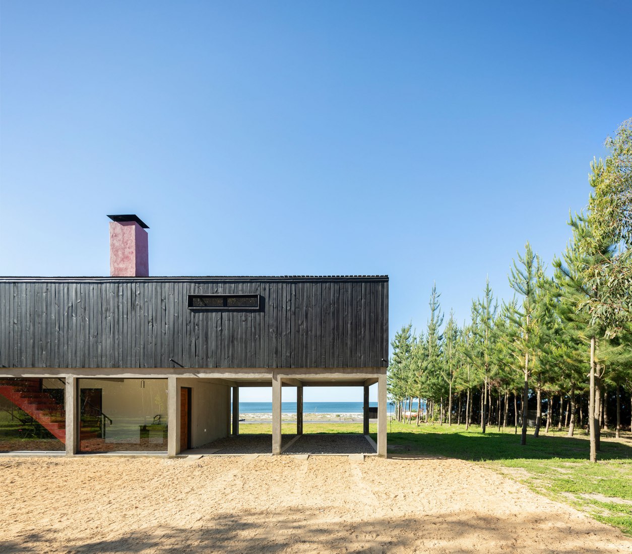 The Black House by Fabiola Pineda and Luciano Riquelme, RR&PZ. Photograph by Gustavo Burgos 