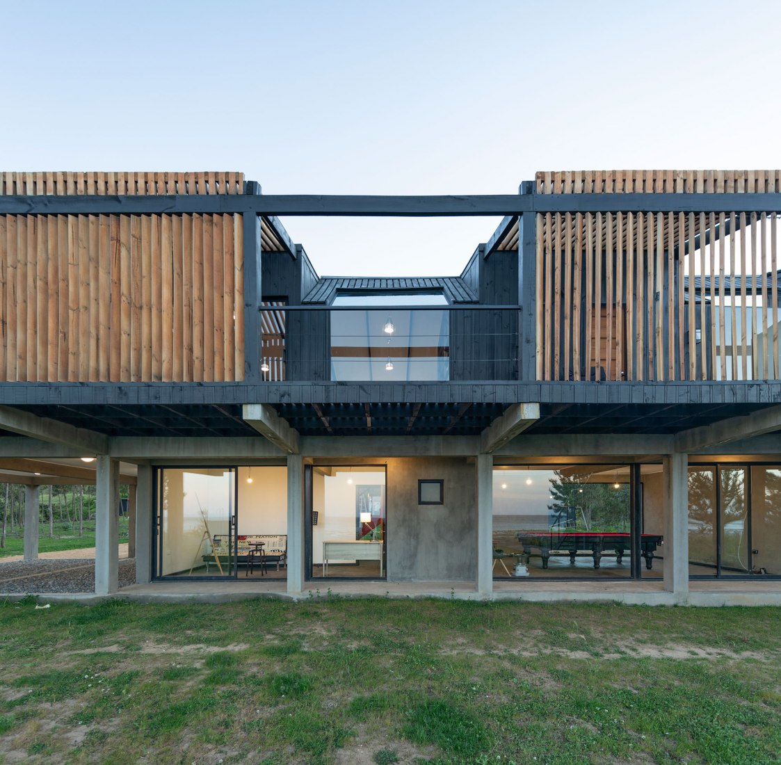 The Black House by Fabiola Pineda and Luciano Riquelme, RR&PZ. Photograph by Gustavo Burgos 